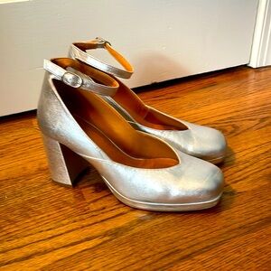 Stunning SEXY silver Sézane babies platform heels ankle straps 38 🪩